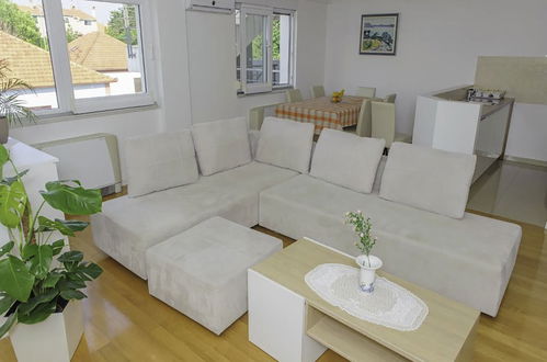 Foto 1 - Apartamento de 3 quartos em Zadar