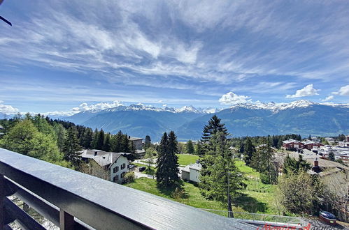 Foto 5 - Apartment mit 2 Schlafzimmern in Crans-Montana mit blick auf die berge