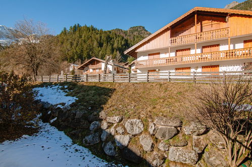 Foto 37 - Apartamento de 3 quartos em Mazzin com banheira de hidromassagem e vista para a montanha