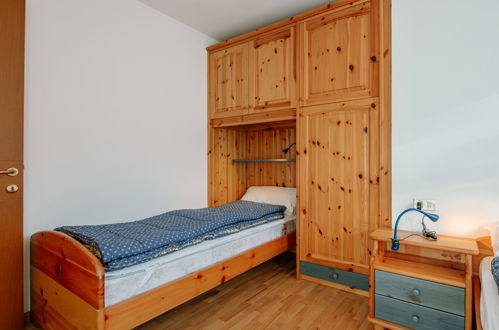 Foto 29 - Appartamento con 3 camere da letto a Mazzin con vasca idromassaggio