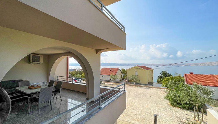 Foto 1 - Apartamento de 2 quartos em Karlobag com terraço e vistas do mar