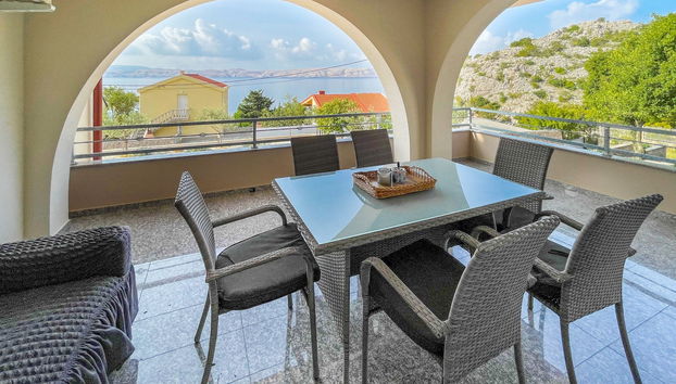 3 bedroom Apartment in Karlobag with terrace - Photo 4