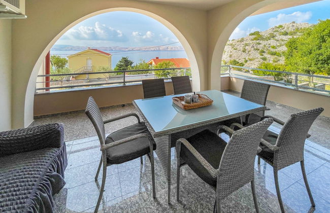 3 bedroom Apartment in Karlobag with terrace - Photo 4
