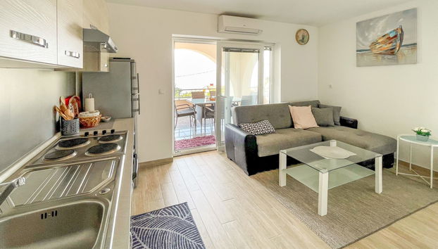 3 bedroom Apartment in Karlobag with terrace - Photo 3