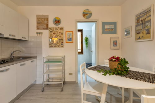 Photo 10 - 1 bedroom Apartment in Golfo Aranci with garden and sea view