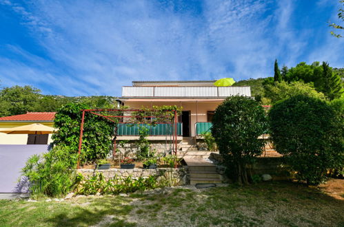 Foto 28 - Apartment mit 2 Schlafzimmern in Starigrad mit terrasse und blick aufs meer