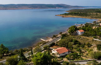 Foto 3 - Appartamento con 2 camere da letto a Starigrad con giardino e terrazza