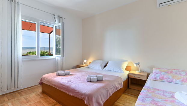 Apartment mit 2 Schlafzimmern in Starigrad mit garten und terrasse - Foto 2