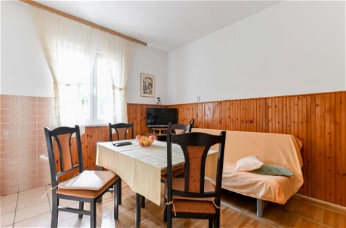 Foto 13 - Apartment mit 2 Schlafzimmern in Starigrad mit terrasse und blick aufs meer