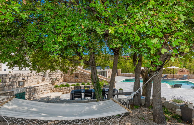 Casa de 5 quartos em Proložac com piscina privada e jardim - Foto 41