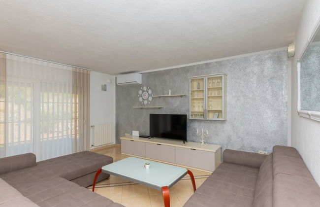 Casa de 5 quartos em Proložac com piscina privada e jardim - Foto 8