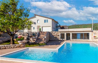 Foto 1 - Casa con 4 camere da letto a Prolozac con piscina privata e giardino
