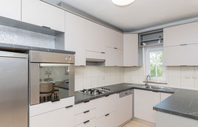 Casa de 5 quartos em Proložac com piscina privada e jardim - Foto 13
