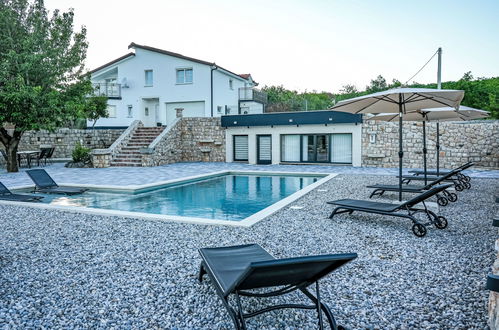 Foto 30 - Casa de 4 quartos em Proložac com piscina privada e jardim