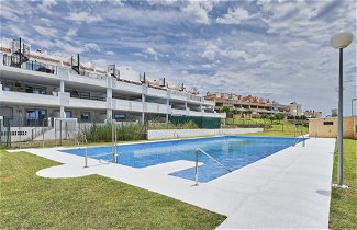 Foto 2 - Apartamento de 2 habitaciones en Casares con piscina y vistas al mar