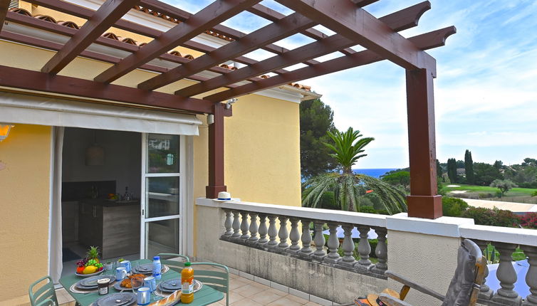 Photo 1 - 1 bedroom Apartment in Saint-Raphaël with swimming pool and garden