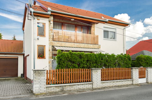 Photo 1 - Appartement de 2 chambres à Balatonmáriafürdő avec jardin