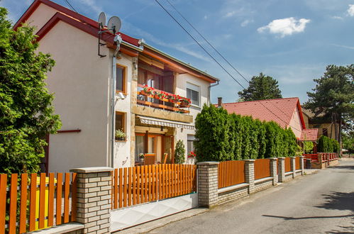 Photo 16 - Appartement de 2 chambres à Balatonmáriafürdő avec jardin