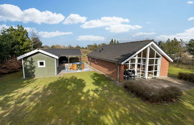 Casa de 2 quartos em Skjern com terraço e banheira de hidromassagem - Foto 1