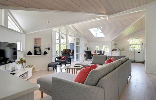 Casa de 3 quartos em Ørsted com terraço e banheira de hidromassagem - Foto 10