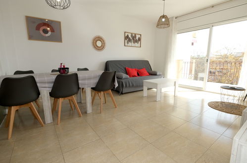 Photo 7 - 2 bedroom Apartment in La Ràpita with swimming pool and garden