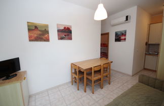 Photo 3 - 2 bedroom Apartment in Rosolina with garden