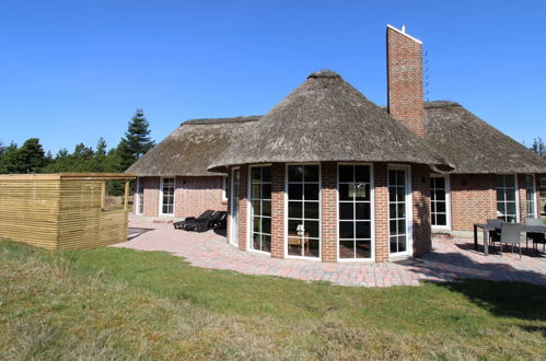 Foto 1 - Casa de 4 habitaciones en Blåvand con sauna y bañera de hidromasaje