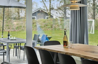 Photo 3 - Maison de 4 chambres à Oksbøl avec terrasse et sauna