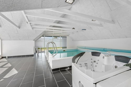 Photo 3 - Maison de 4 chambres à Ringkøbing avec piscine privée et terrasse