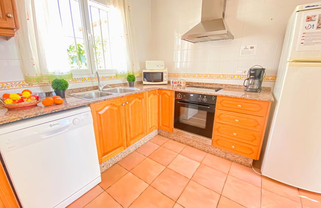 3 bedroom House in Jávea with private pool and garden - Photo 6