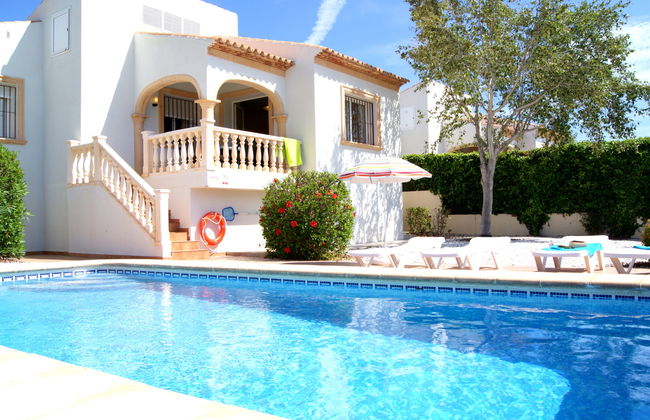 3 bedroom House in Jávea with private pool and garden - Photo 1