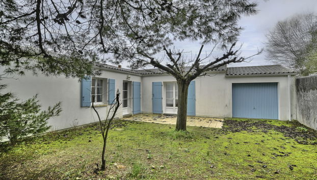 4 bedroom House in Saint-Pierre-d'Oléron with garden and terrace - Photo 2