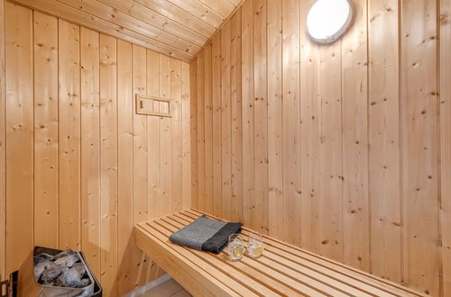 Foto 13 - Casa de 3 quartos em Tarm com terraço e sauna