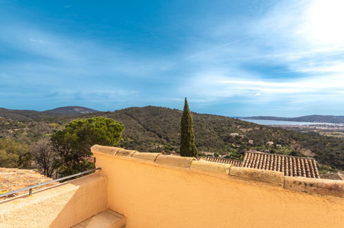 Photo 16 - Appartement de 2 chambres à Grimaud avec piscine et vues à la mer