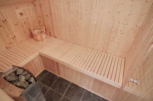 Foto 23 - Casa de 3 habitaciones en Harrerenden con terraza y sauna