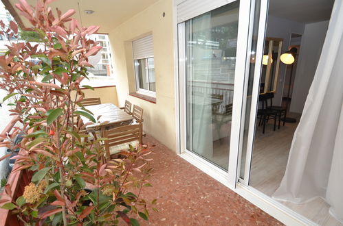 Photo 2 - Appartement de 2 chambres à Salou avec terrasse et vues à la mer