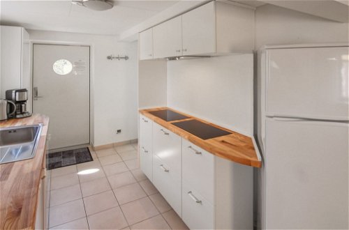 Foto 10 - Appartamento con 1 camera da letto a Gudhjem con piscina