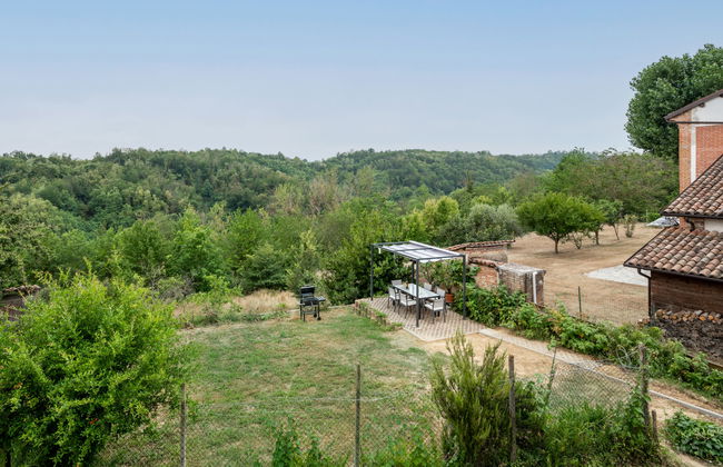 4 bedroom House in Cortiglione with garden - Photo 4
