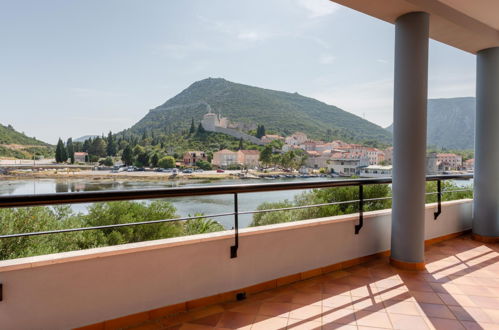 Foto 5 - Apartamento de 4 quartos em Ston com terraço e vistas do mar