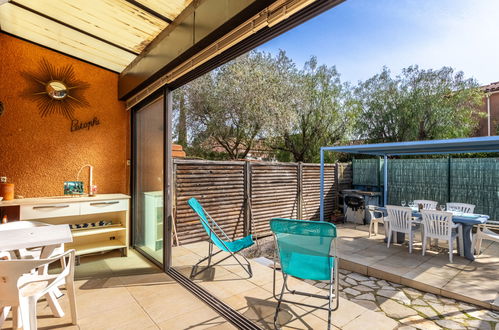 Photo 1 - Maison de 1 chambre à Bormes-les-Mimosas avec piscine et vues à la mer