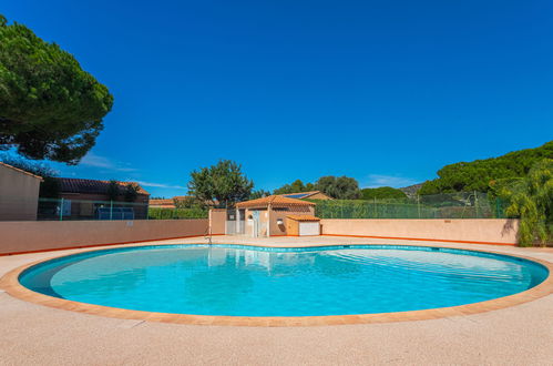 Foto 22 - Casa de 1 habitación en Bormes-les-Mimosas con piscina y jardín