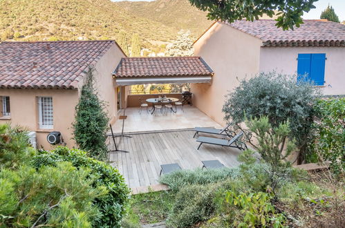 Foto 1 - Casa de 3 habitaciones en Le Lavandou con jardín y terraza