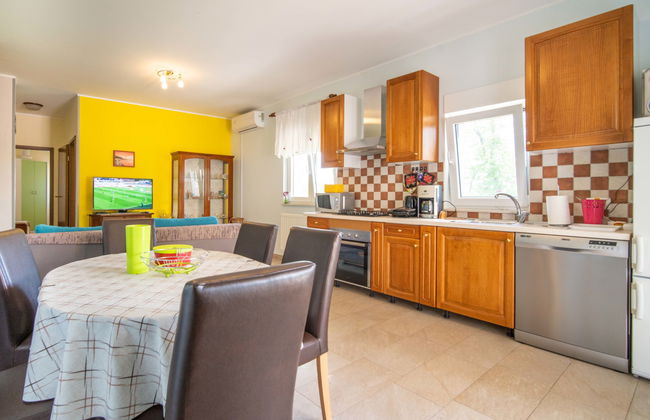 Casa de 3 quartos em Klana com piscina privada e jardim - Foto 8