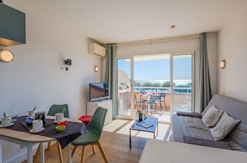 Foto 7 - Appartamento con 1 camera da letto a Roquebrune-sur-Argens con piscina e vista mare