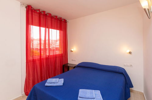 Foto 4 - Appartamento con 3 camere da letto a Calafell con vista mare