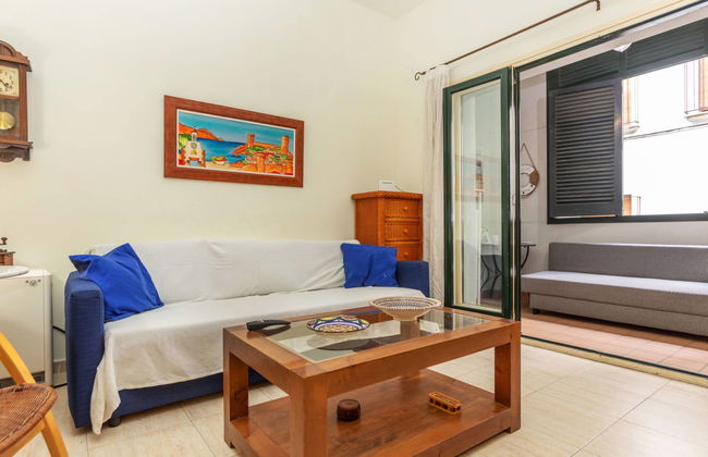 2 bedroom Apartment in Tossa de Mar with terrace - Photo 2