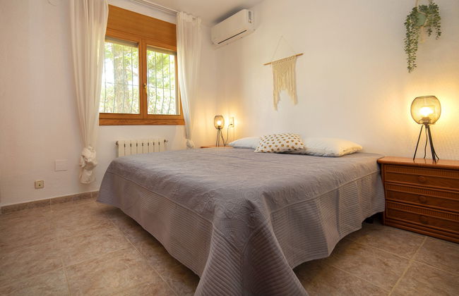 Casa de 4 quartos em Calp com piscina privada e jardim - Foto 5