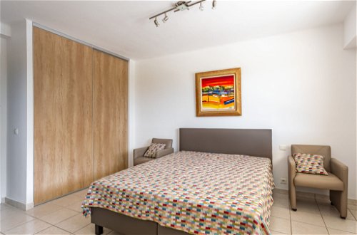 Foto 12 - Apartamento de 1 habitación en Le Lavandou con vistas al mar