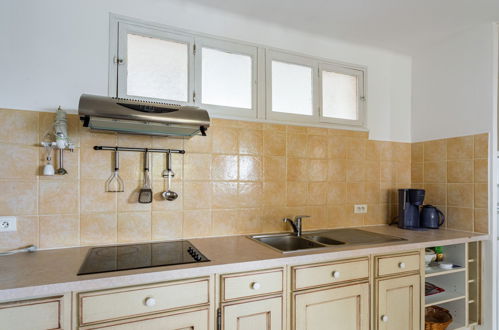 Foto 4 - Apartamento de 1 habitación en Le Lavandou con jardín