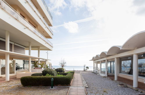 Foto 4 - Apartamento en Le Lavandou con vistas al mar